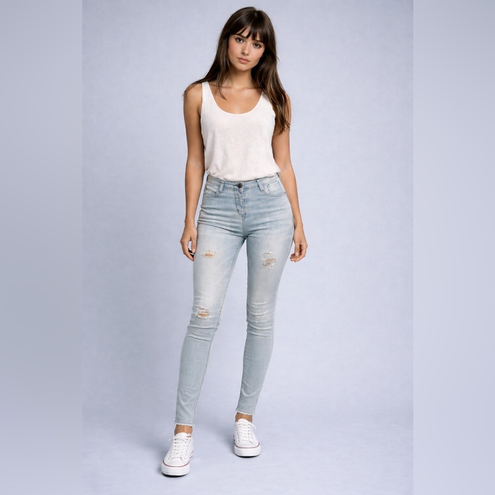 SO Women's Light Gray Distressed Skinny Jeans